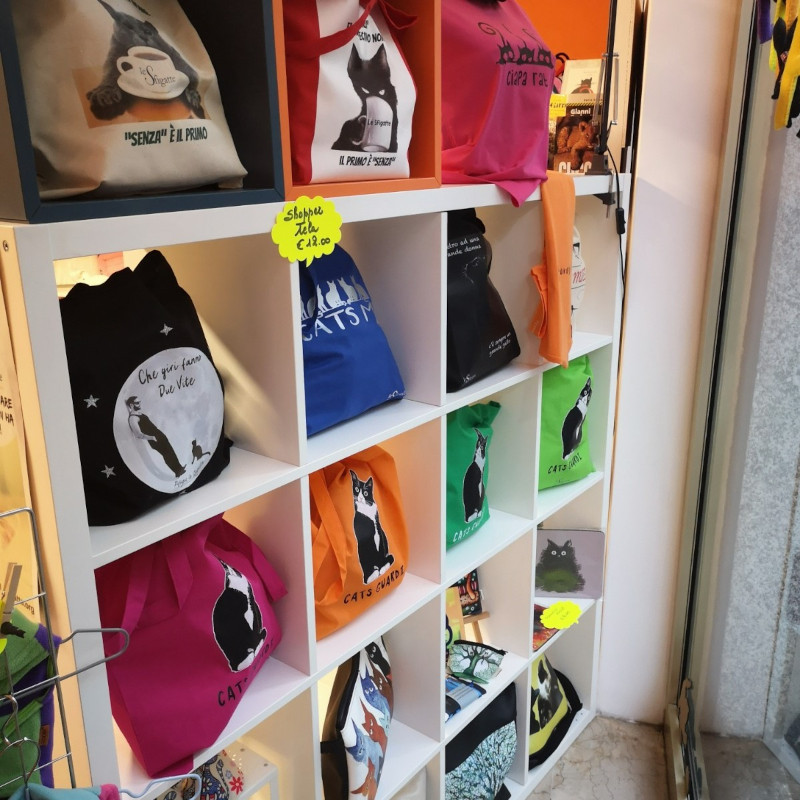 Piccola anteprima del nostro nuovissimo Sfigatte Store! - Associazione Le Sfigatte